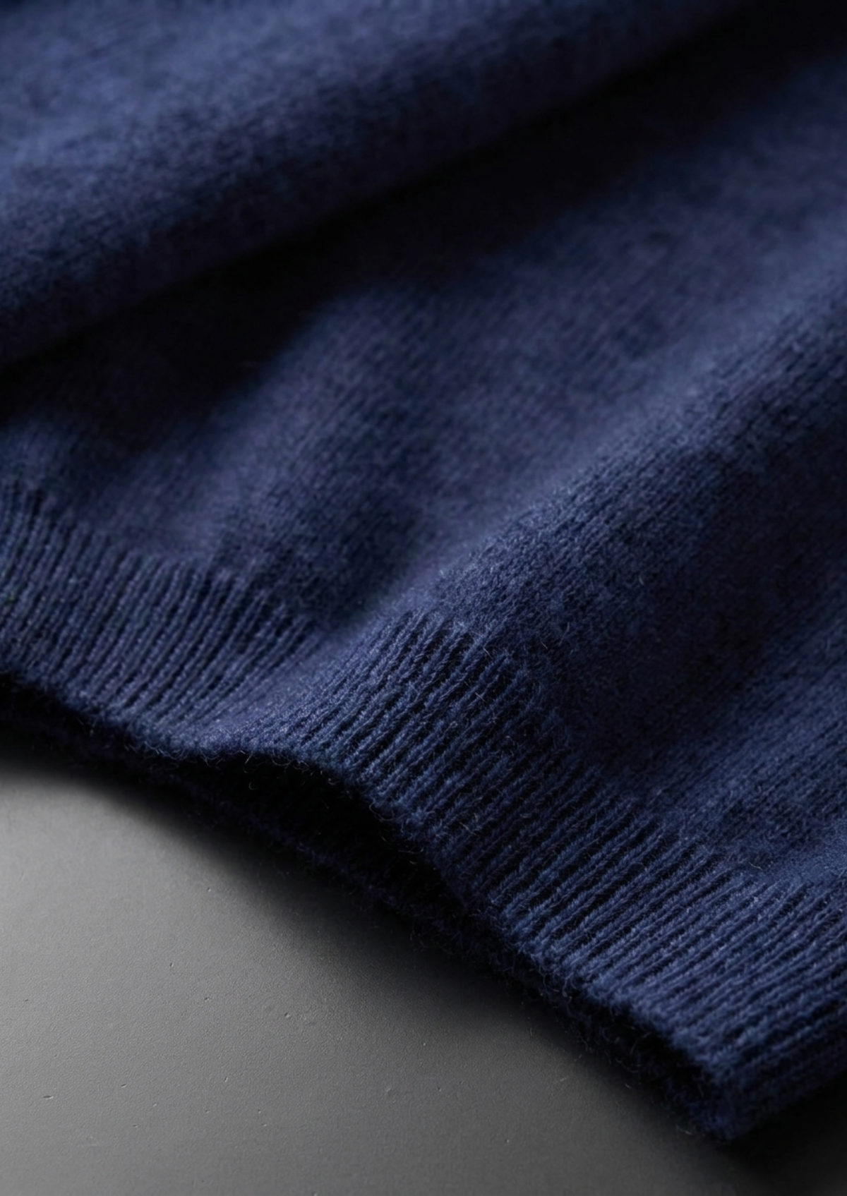 Premium Cashmere Classic Crewneck T-Shirt - Navy Blue | Arventti