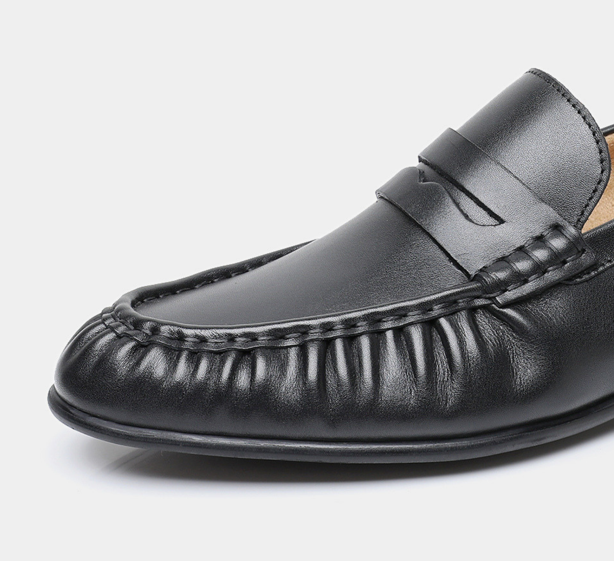 Arventti black leather penny loafer, stitching detail