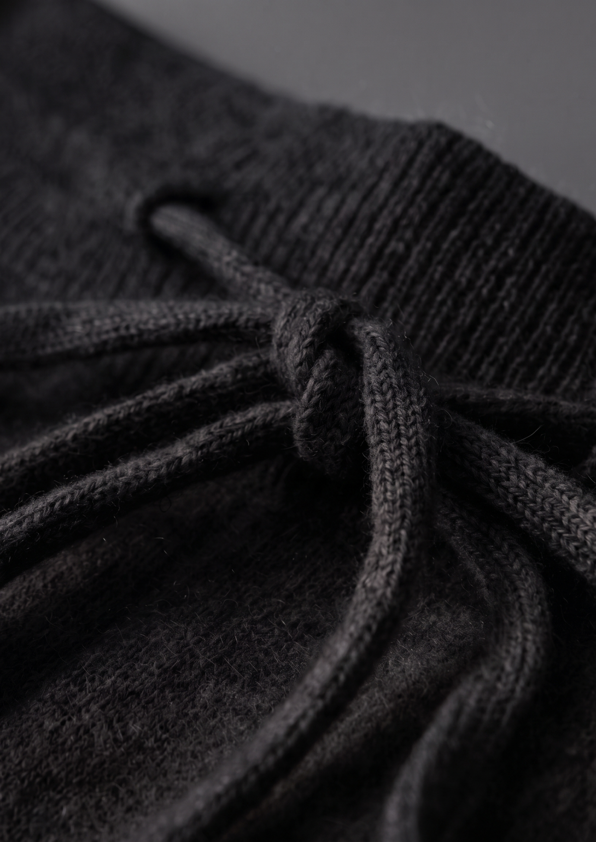 Pure Extra-Fine Merino Wool Black Luzzo Set | Arventti